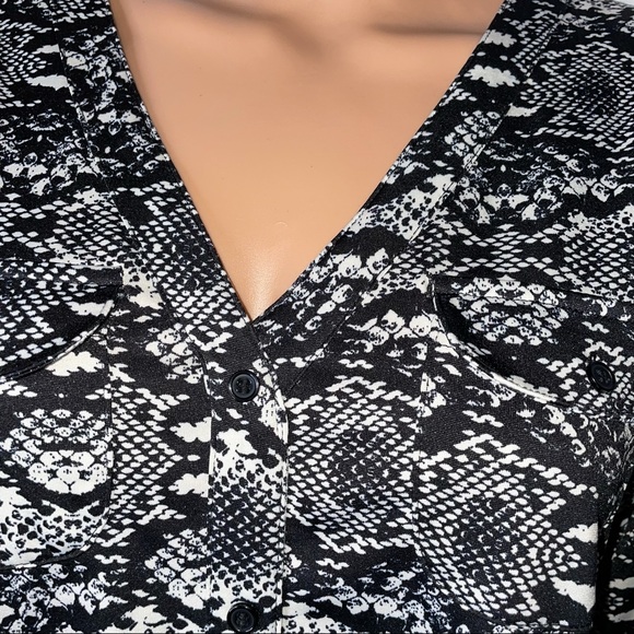 💋Bundle 4 items for $20. Add items💋 to a bundle3 - Picture 5 of 8